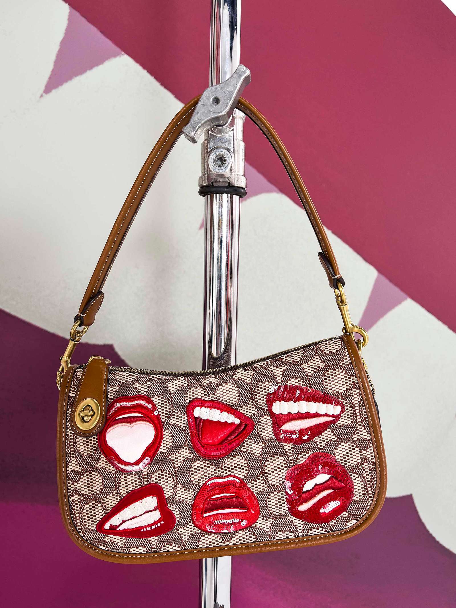 Intip Koleksi Playful Coach x Tom Wesselmann Pre-Fall 2022