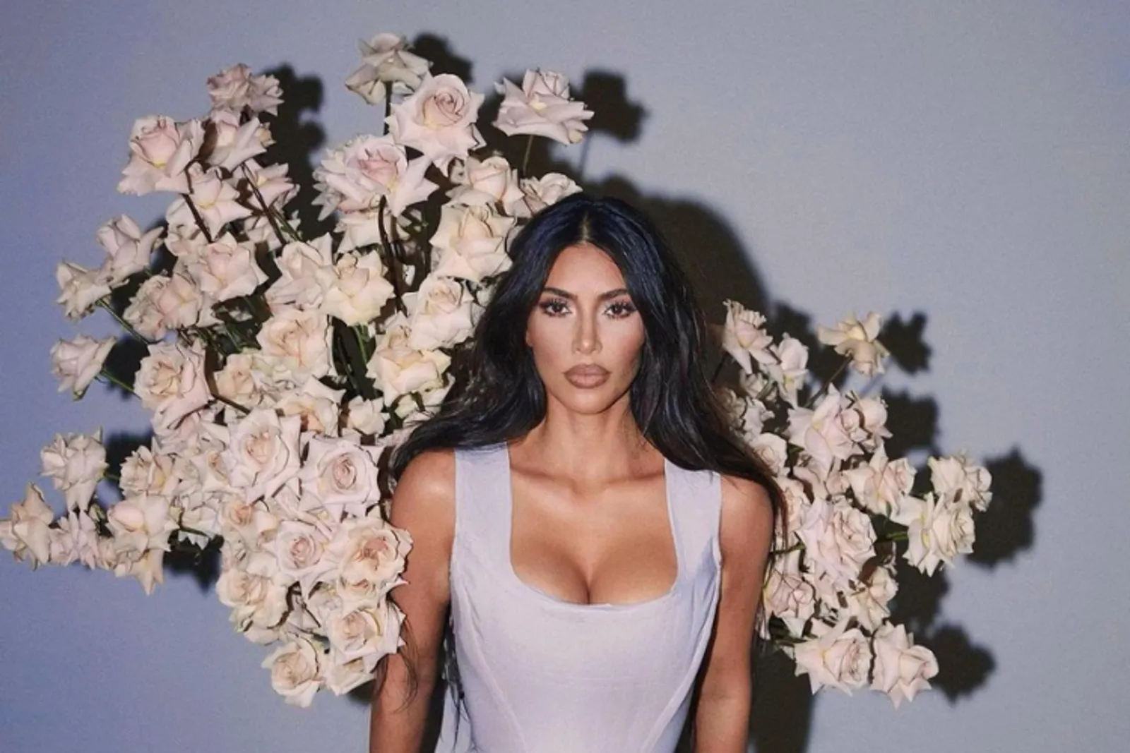 Kim Kardashian Buka Suara atas Kasus Anti-Semit Kanye West