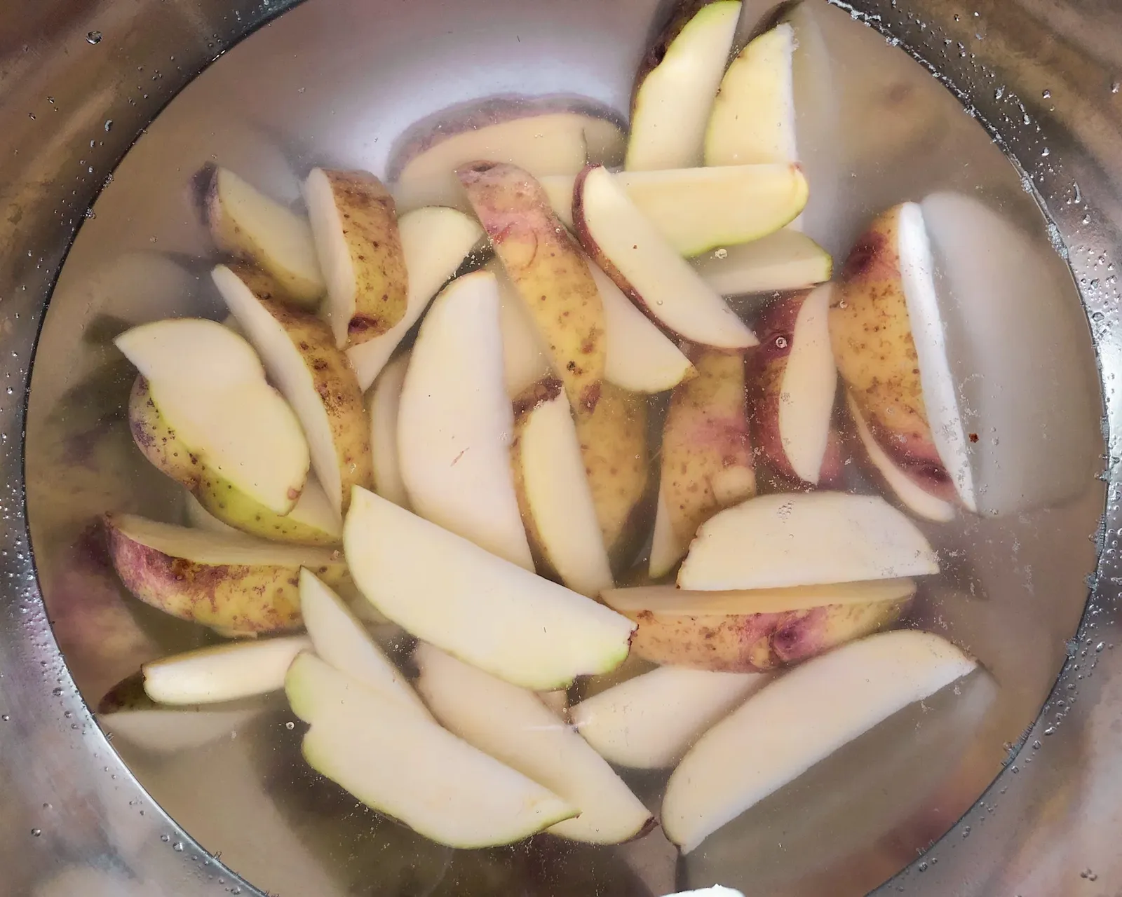 Cocok Sebagai Side Dish, Ini Resep Potato Wedges Gurih A la Restoran