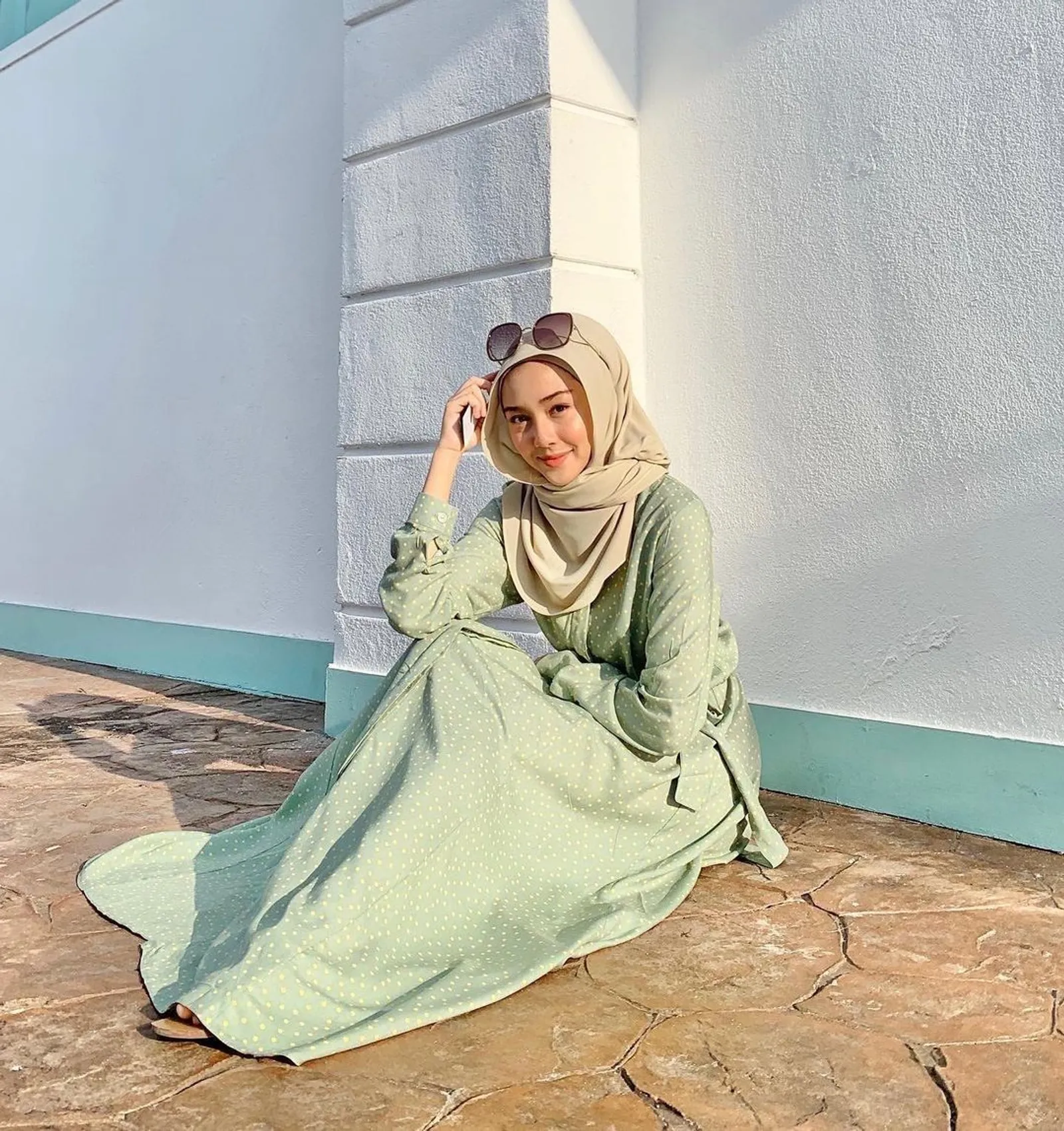 8 Warna Jilbab yang Cocok dengan Baju Hijau Muda, Tampak Lebih Fresh!