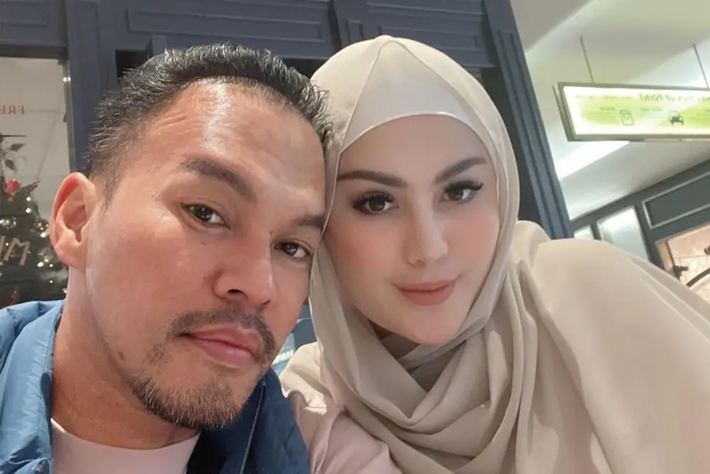 Sempat Dituding Pelakor, 6 Artis Ini Hidup Bahagia Bersama Suami