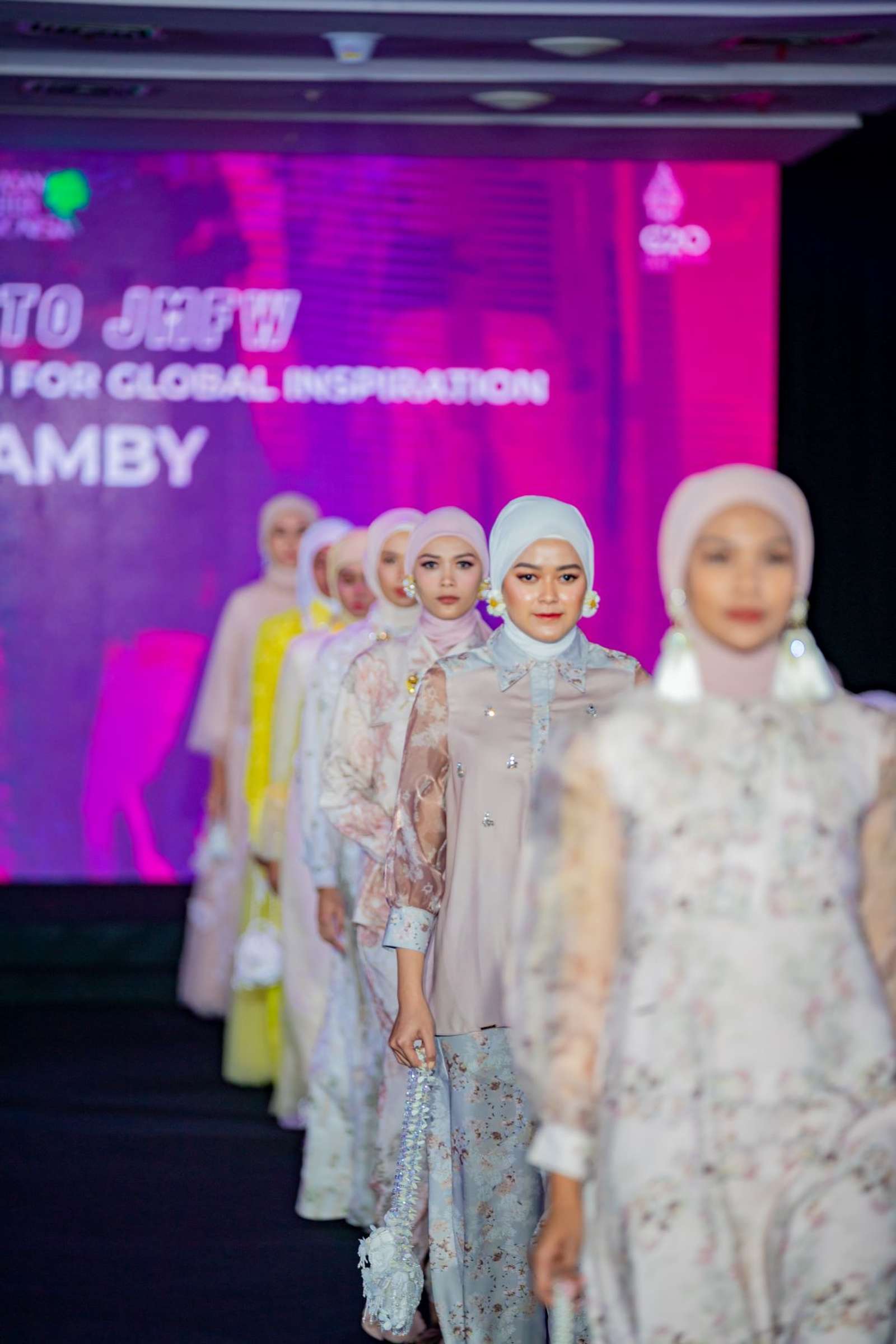 Penampilan 8 Brand untuk Road to Jakarta Muslim Fashion Week 2023