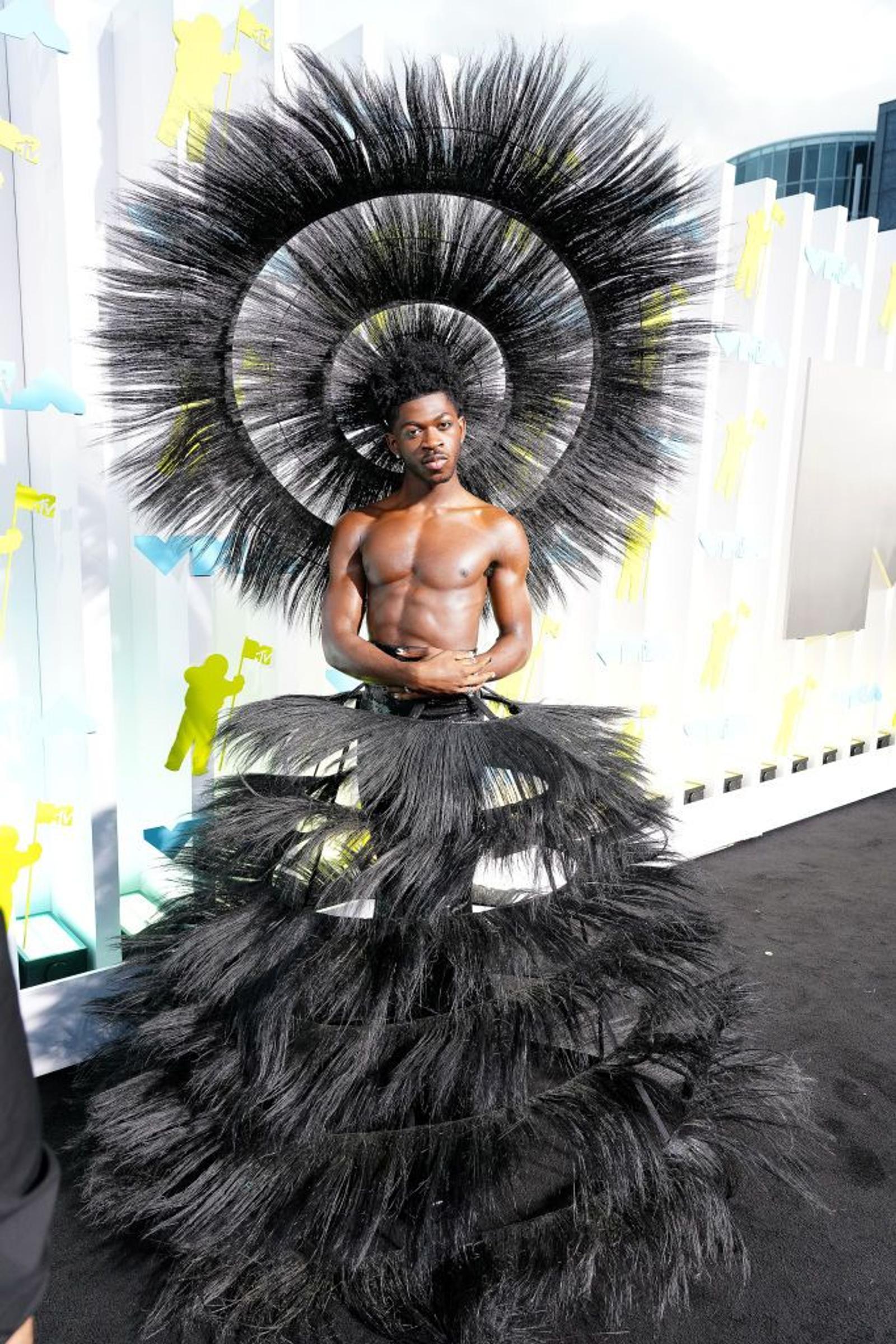 Gaya Terbaik Para Artis di Karpet Merah MTV VMA 2022