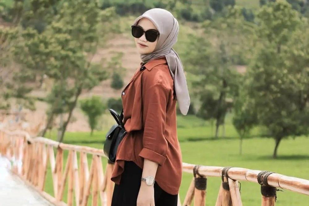 Jilbab Warna Cream Tua Lagi Trend 2025