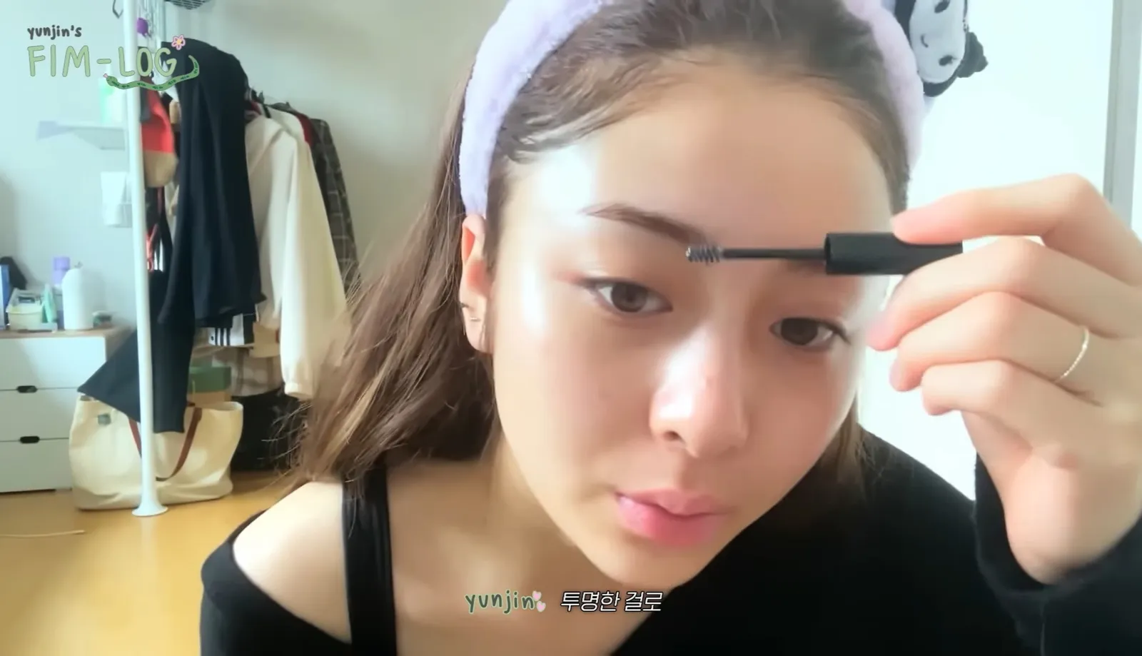 Terlihat Fresh, Intip Rutinitas Makeup Yunjin 'Le Sserafim' 