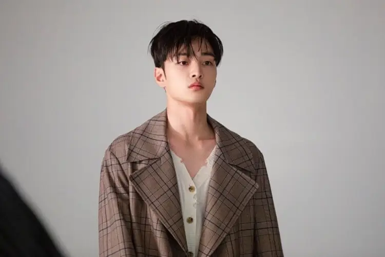 Potret Kim Min Jae yang Otomatis Bikin Jatuh Hati