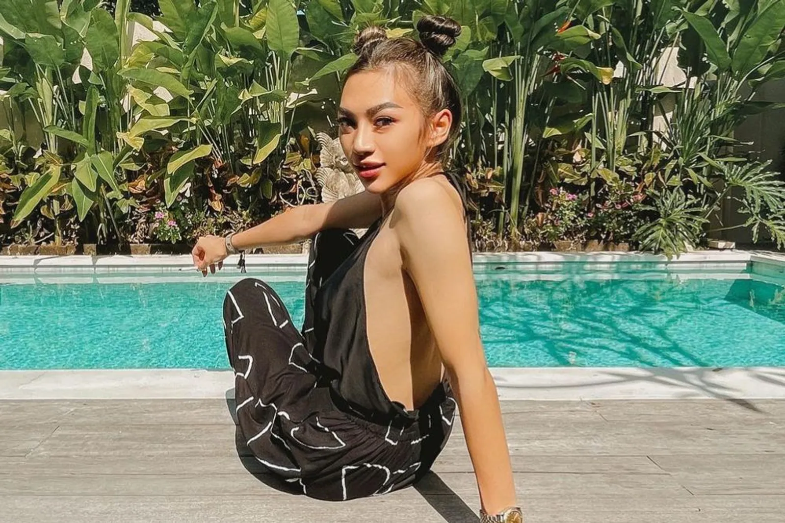 Potret Shakilla Astari, Kakak Shafa Harris yang Nggak Kalah Sensual 