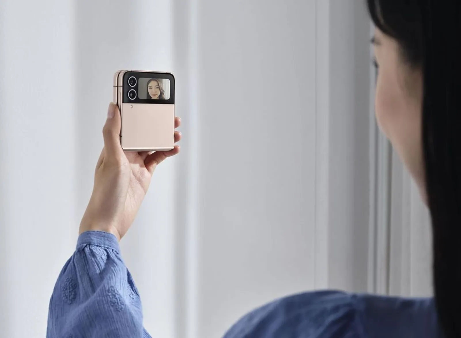 Review Samsung Galaxy Z Flip4 5G: New Desain, Fitur & Kamera 