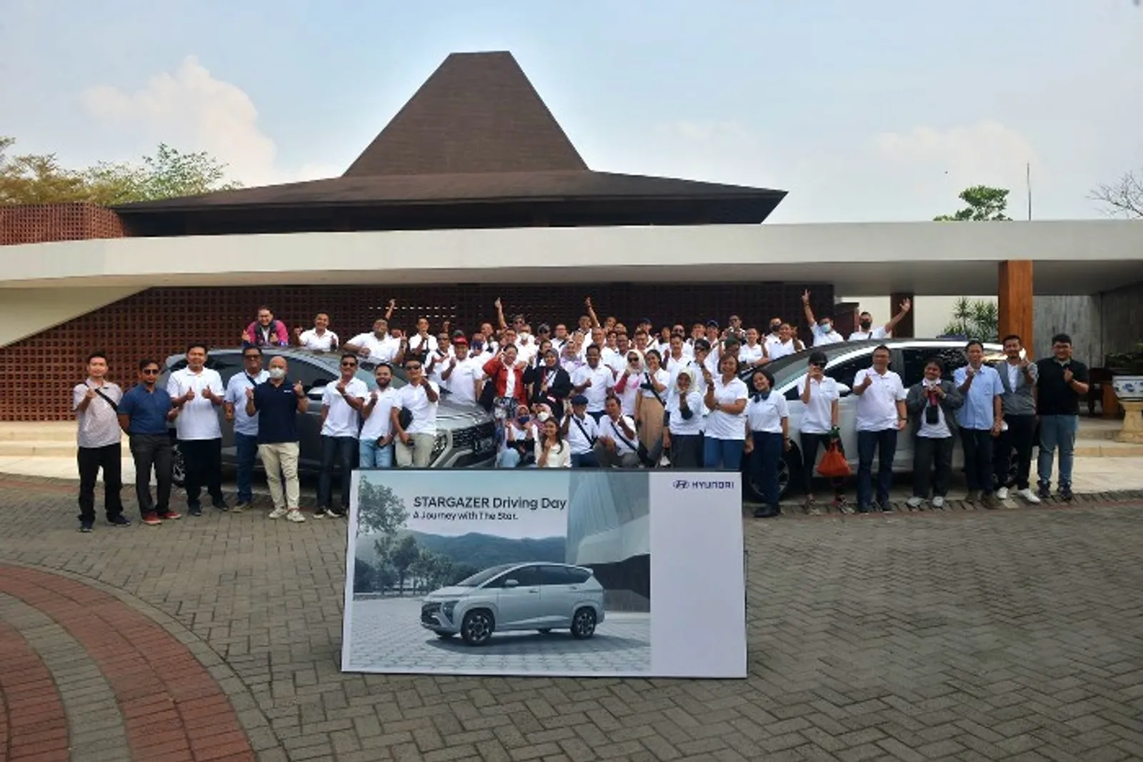 Lintas Jawa Bareng Hyundai Stargazer, Cocok Buat Road Trip, Nih!