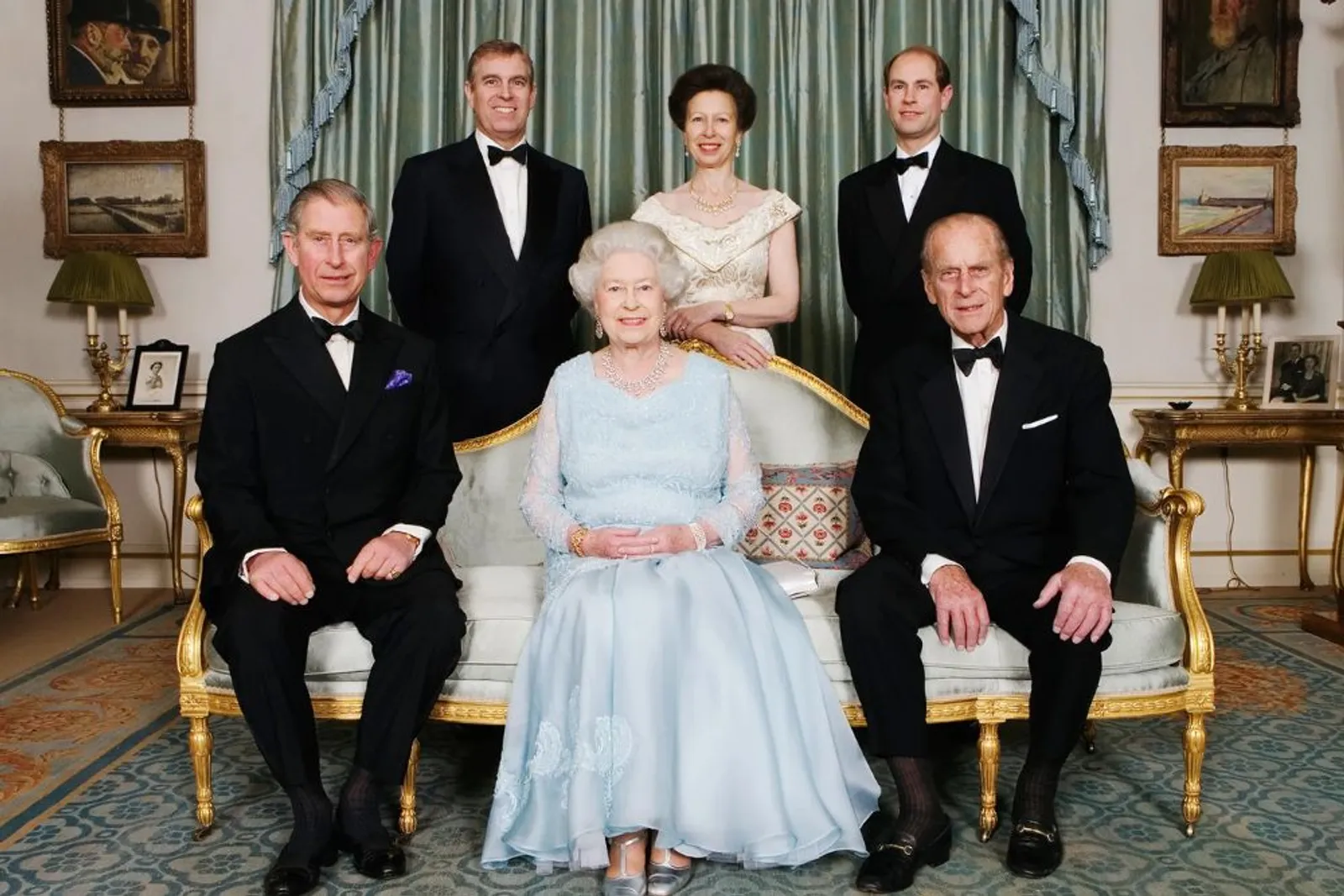 Ratu Elizabeth II Wafat, Ini Potret Kehangatan Sang Ratu dan Keluarga