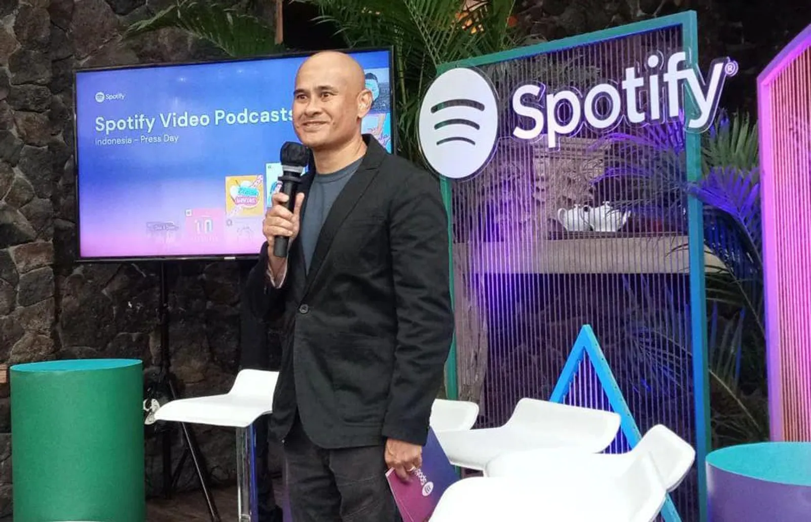 New Video Podcast Spotify, Gandeng Awkarin Hingga Komedian Mak Beti