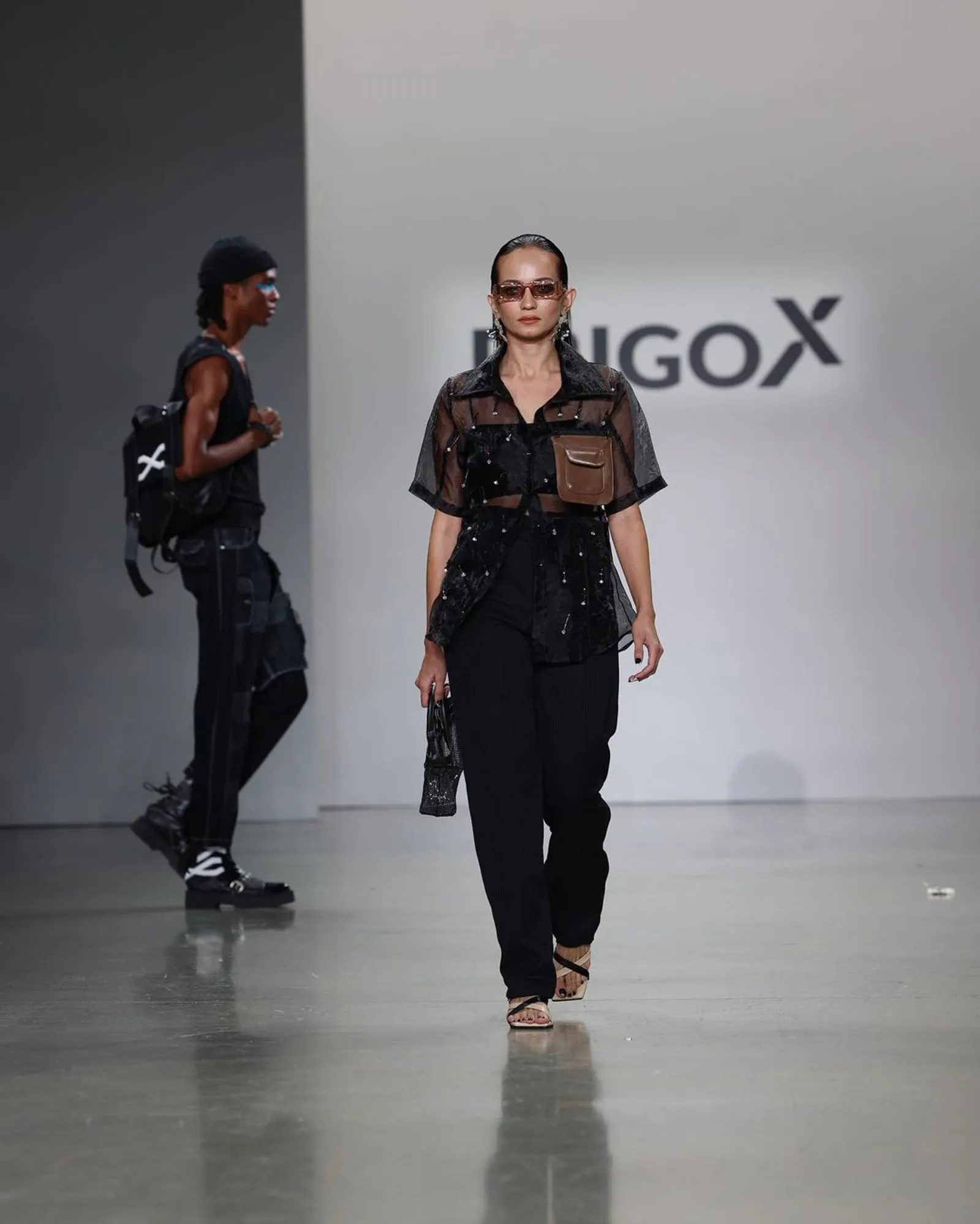 Gaya Para Artis Indonesia di Runway ERIGO-X New York Fashion Week