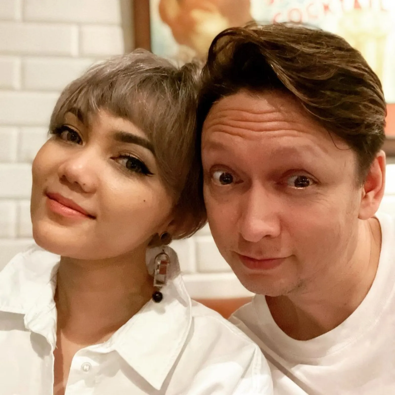 Tak Ingin Punya Anak, Ini 8 Potret Bahagia Rina Nose dan Suami