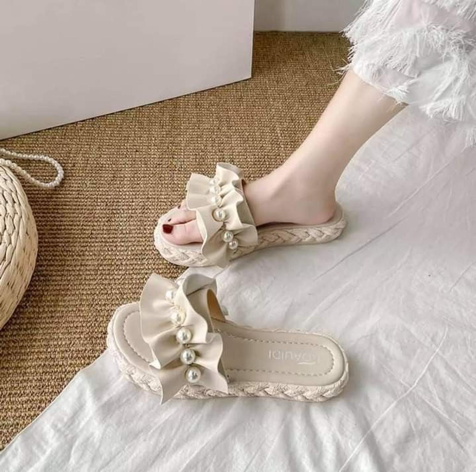 11 Sandal Perempuan Kekinian Terbaik, Mana Favoritmu?