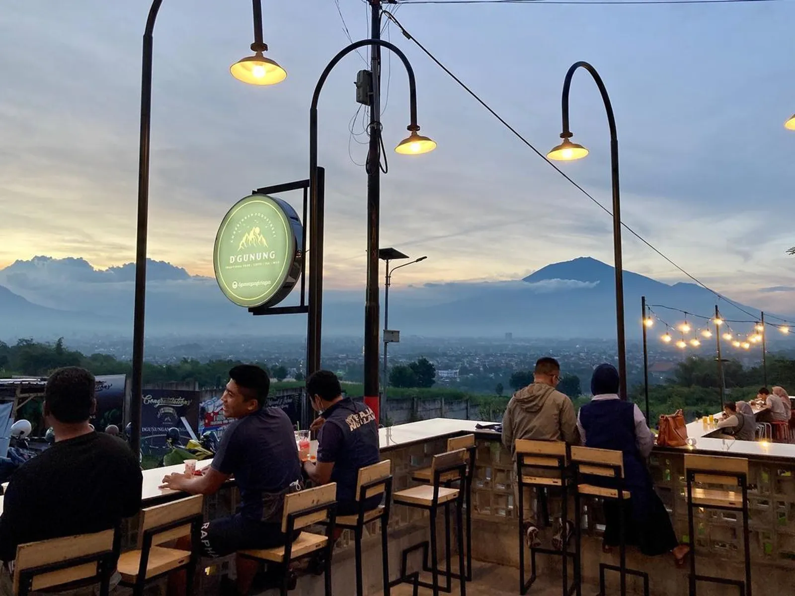 15 Tempat Nongkrong di Malang dengan View Bagus