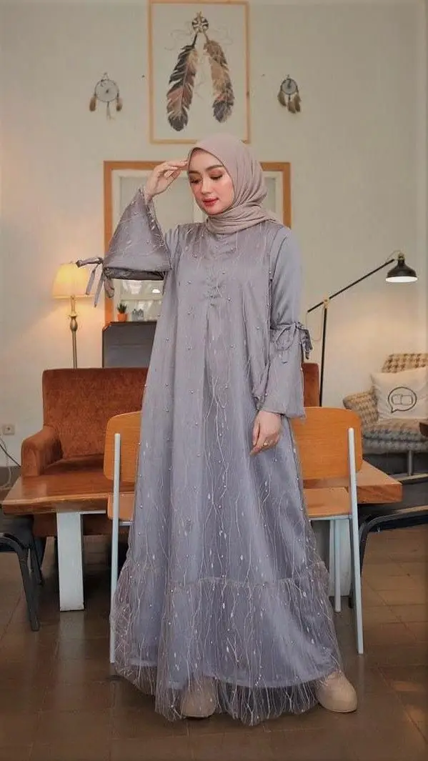 20 Model Gamis Brokat Terbaru 2023 yang Simple Elegan