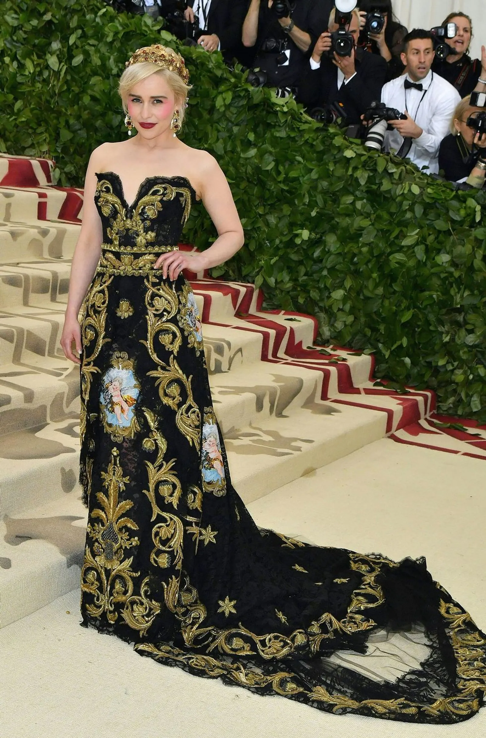 Gaya Mewah Publik Figur Dunia yang Jadi ‘Muse’ Dolce & Gabbana