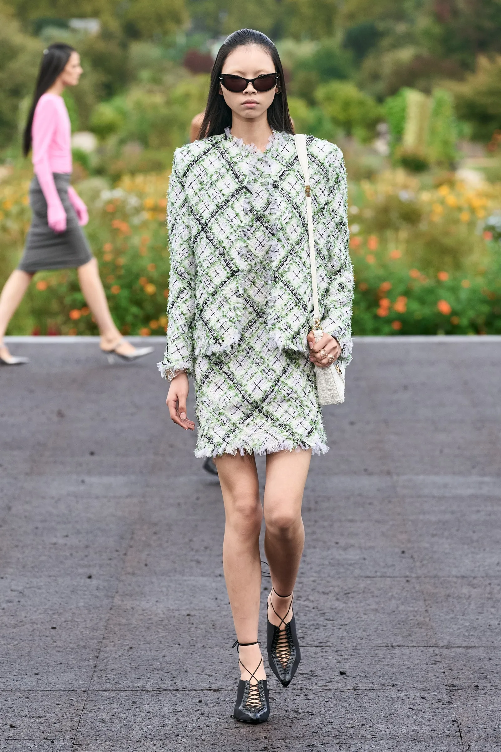 7 Hal Menarik di Fashion Show Givenchy Spring/Summer 2023 