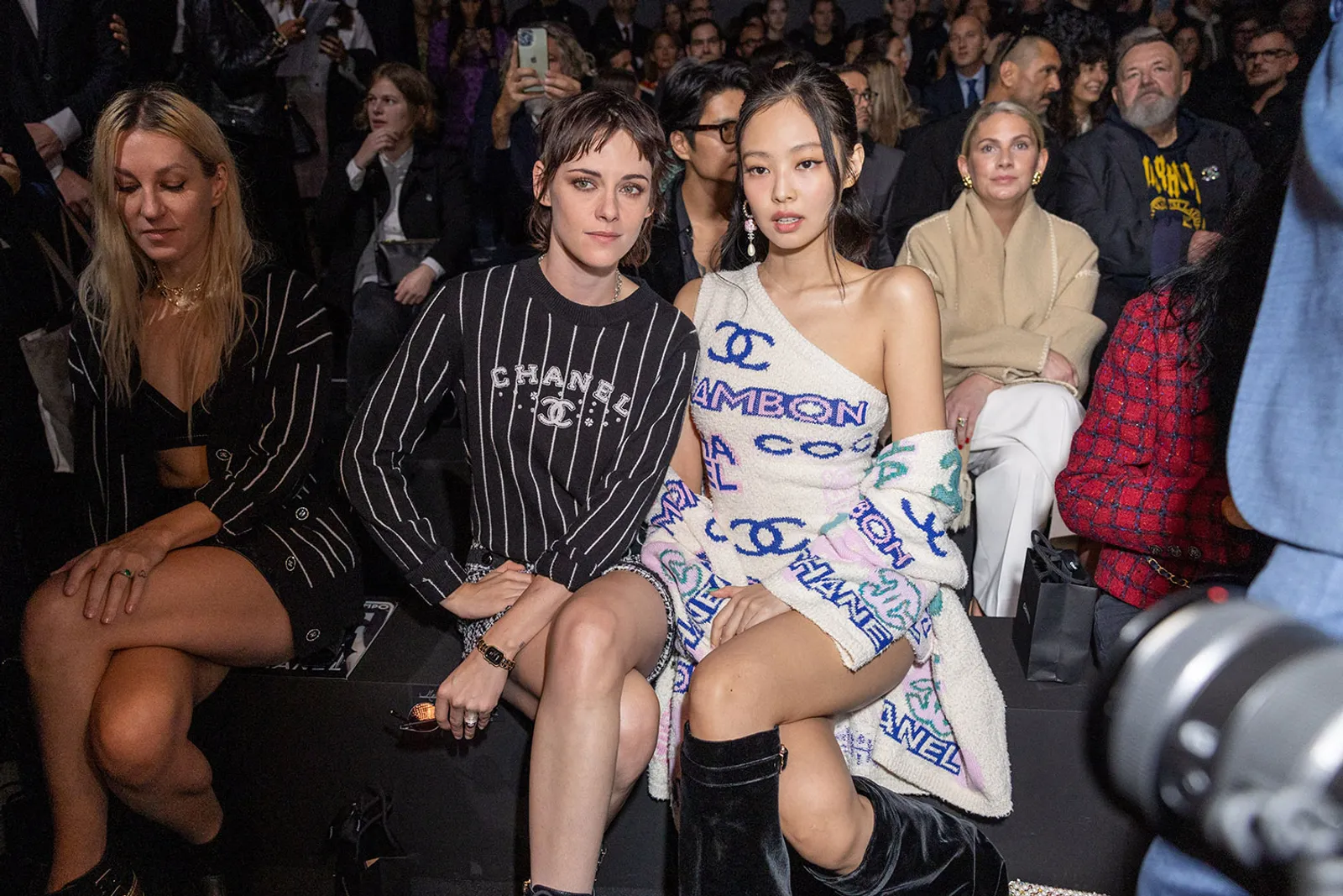 Jennie Blackpink, Lily-Rose Depp & Other Stars At Chanel's S/S '22 Show