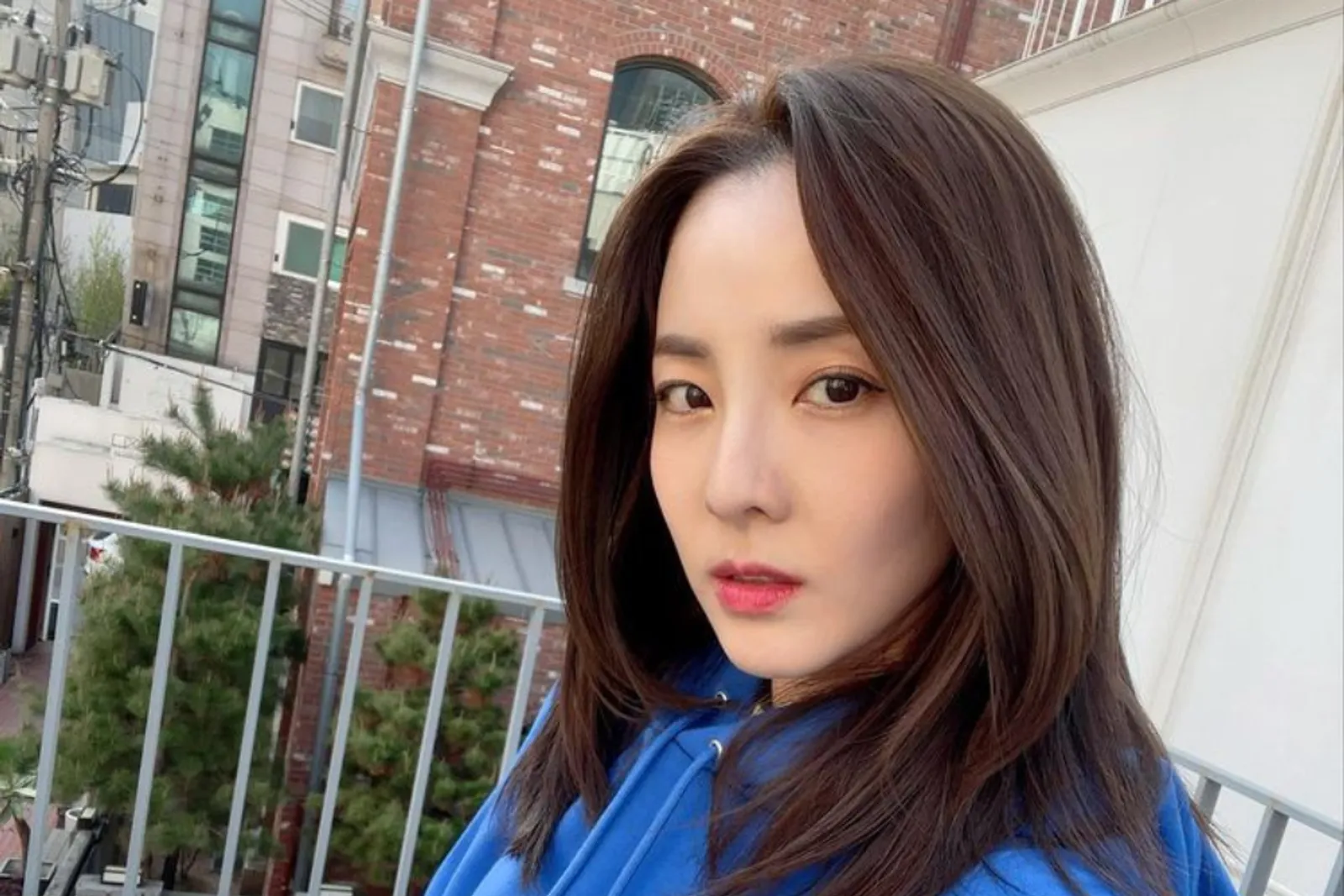 Tak Ketahuan, Ini Cara Sandara Park Hindari Paparazzi Saat Kencan