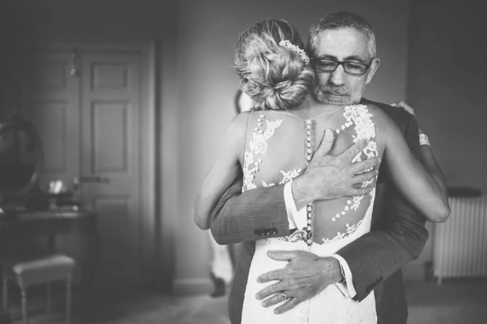 Mengharukan! 17 Momen Ayah dan Putrinya di Hari Pernikahan