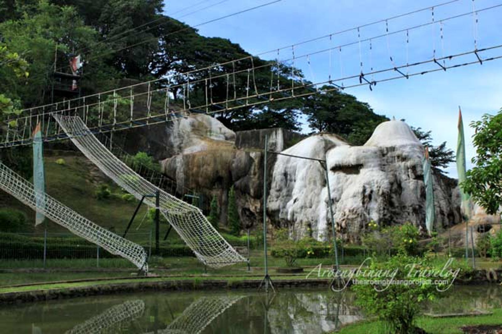 6 Rekomendasi Tempat Wisata Pemandian Air Panas Terdekat dari Jakarta