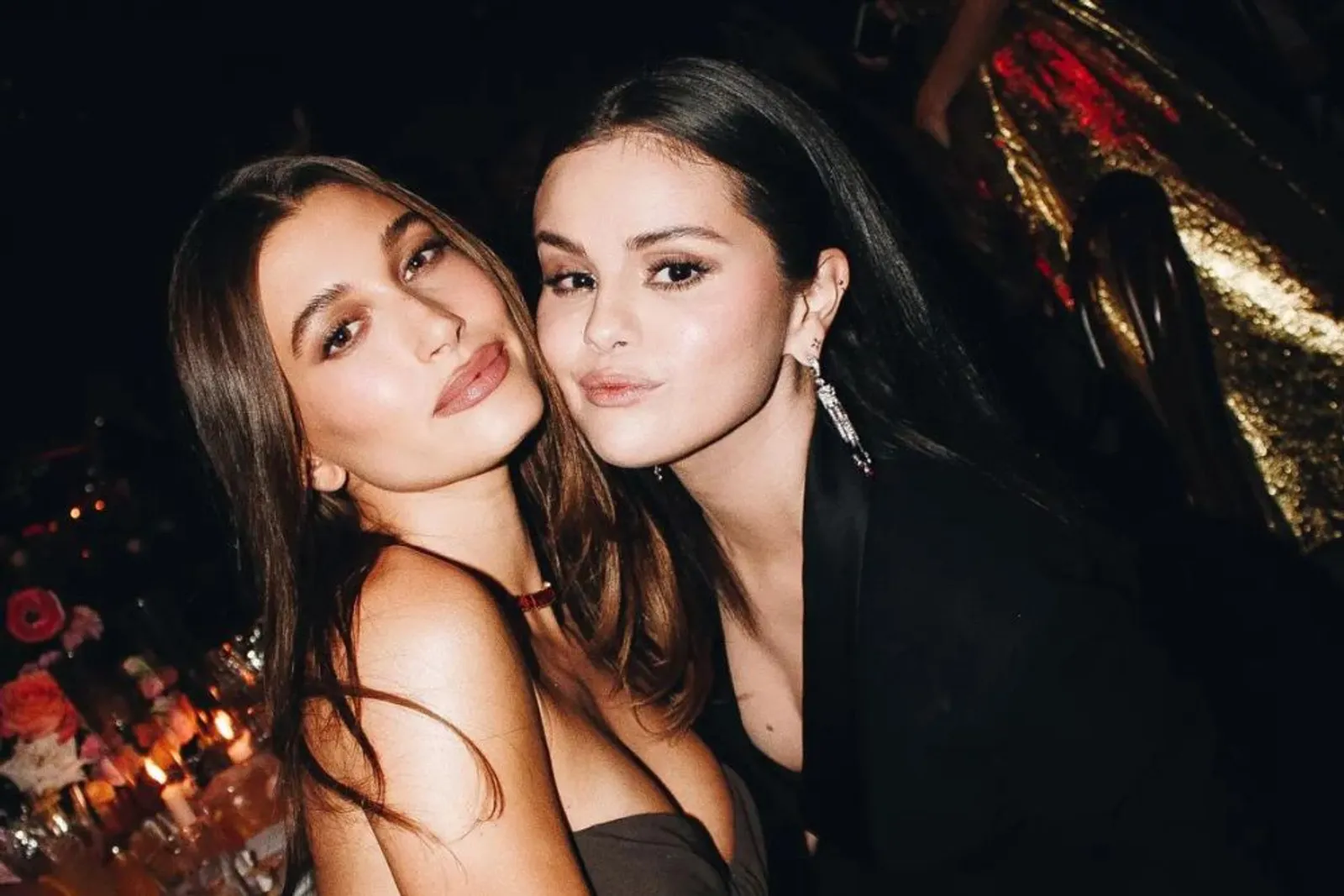 Pamer Foto Berdua, Ini 7 Fakta Hubungan Hailey Bieber dan Selena Gomez