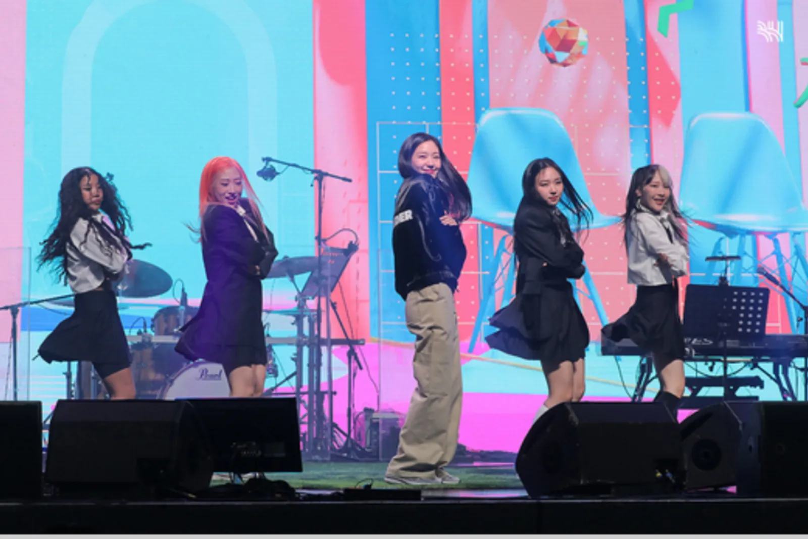 Kim Go Eun Jadi Idol Grup, Intip Keseruan "Go Eun Day: Come in Closer"