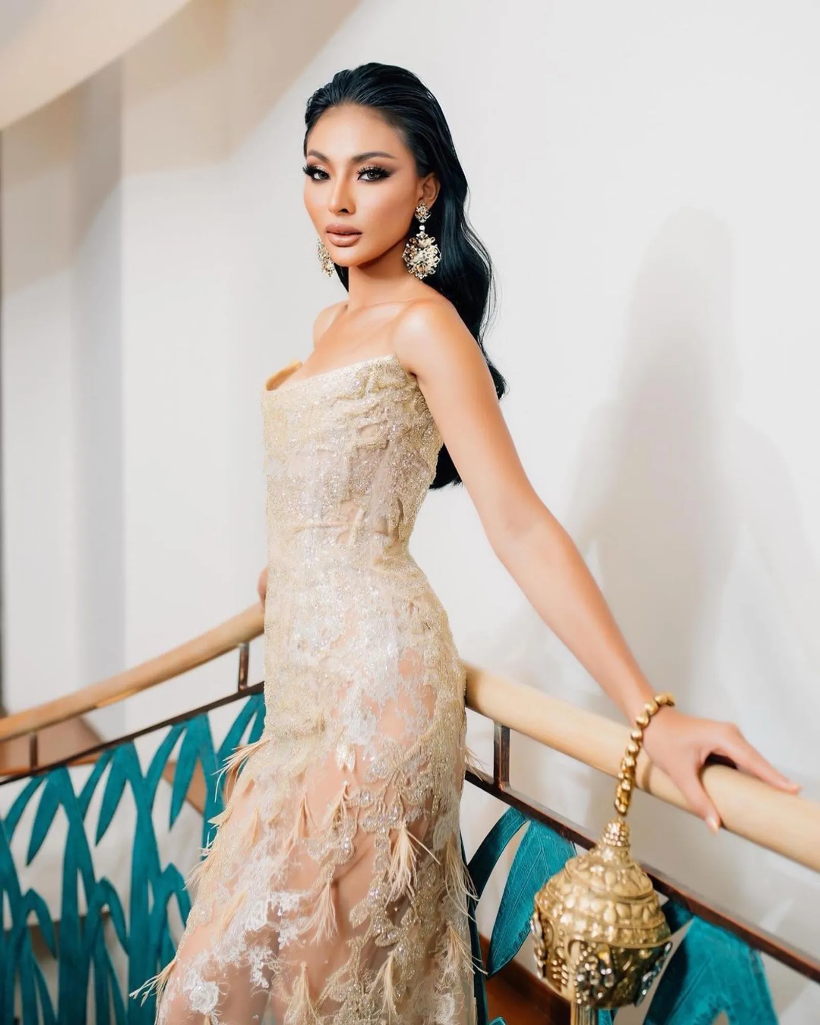 Intip Gaya Glamor Andina Julie, Miss Grand Indonesia 2022