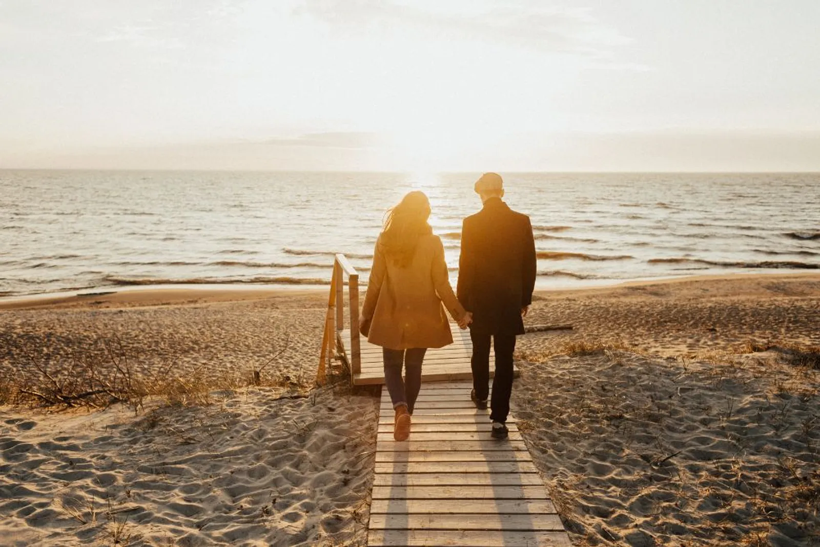 11 Alasan Kamu Masih Memikirkan Mantan Walau Sudah Punya Kekasih Baru