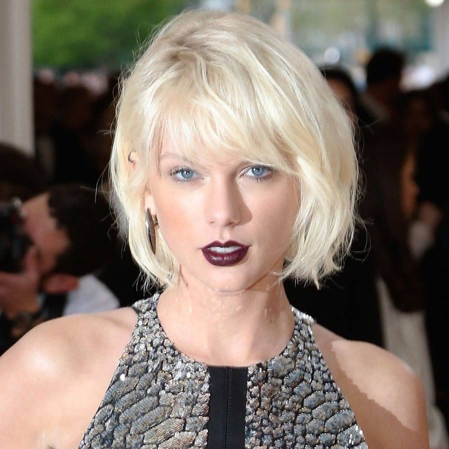 7 Gaya Rambut Taylor Swift Yang Ikonik