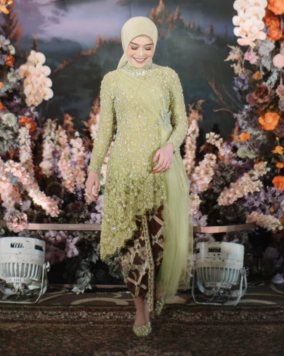 Kebaya Modern