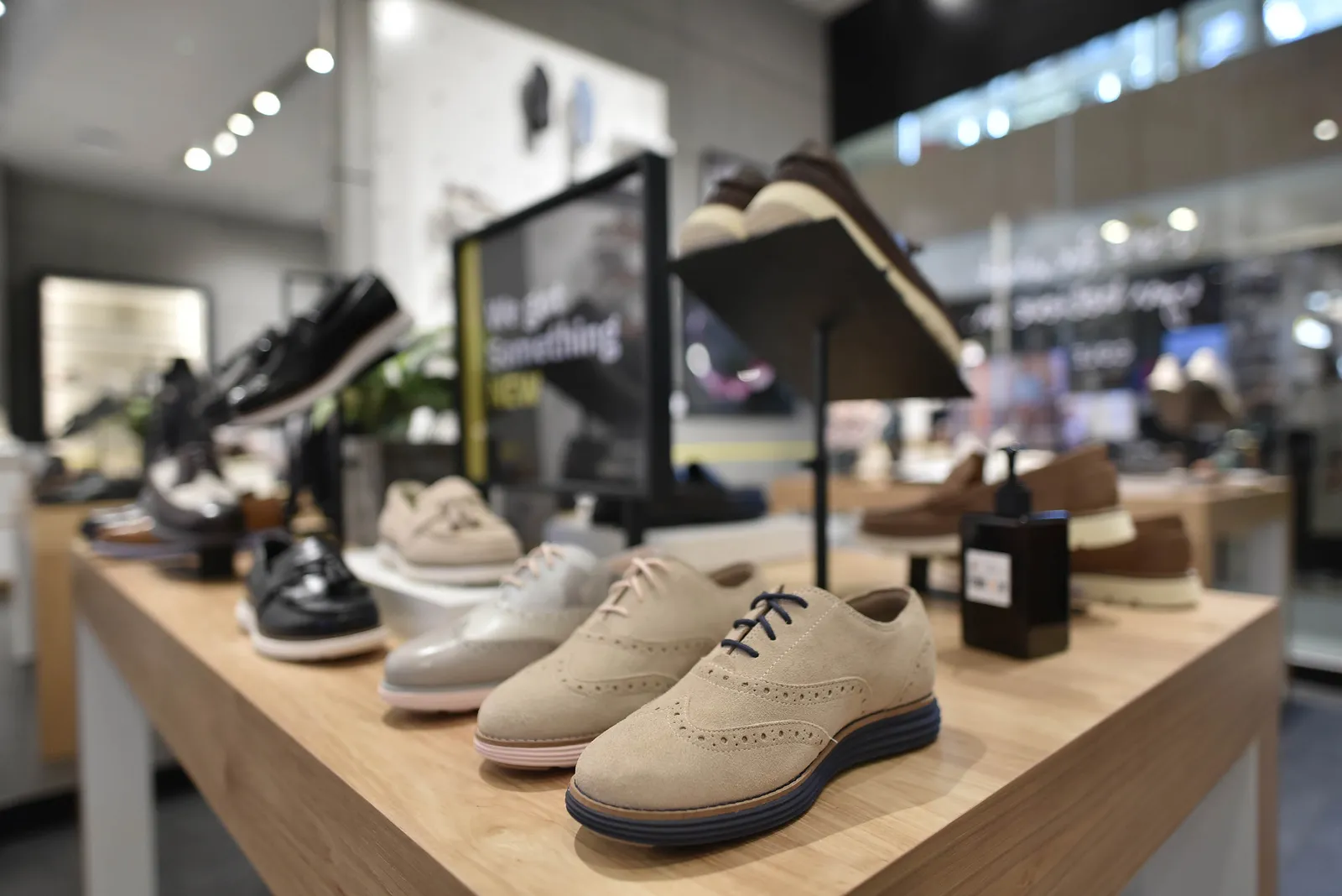 Cole Haan Resmi Meluncurkan Toko Online & Koleksi Sepatu Fall 2022
