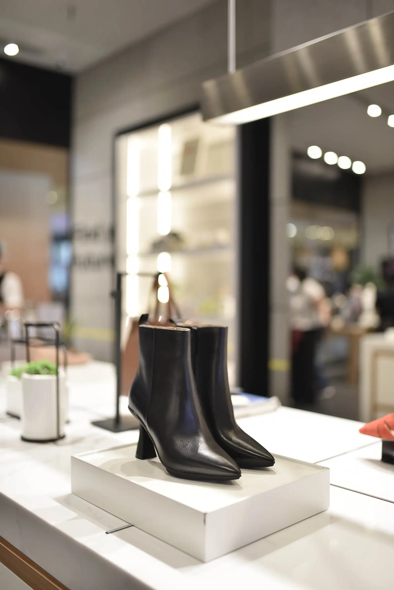 Cole Haan Resmi Meluncurkan Toko Online & Koleksi Sepatu Fall 2022