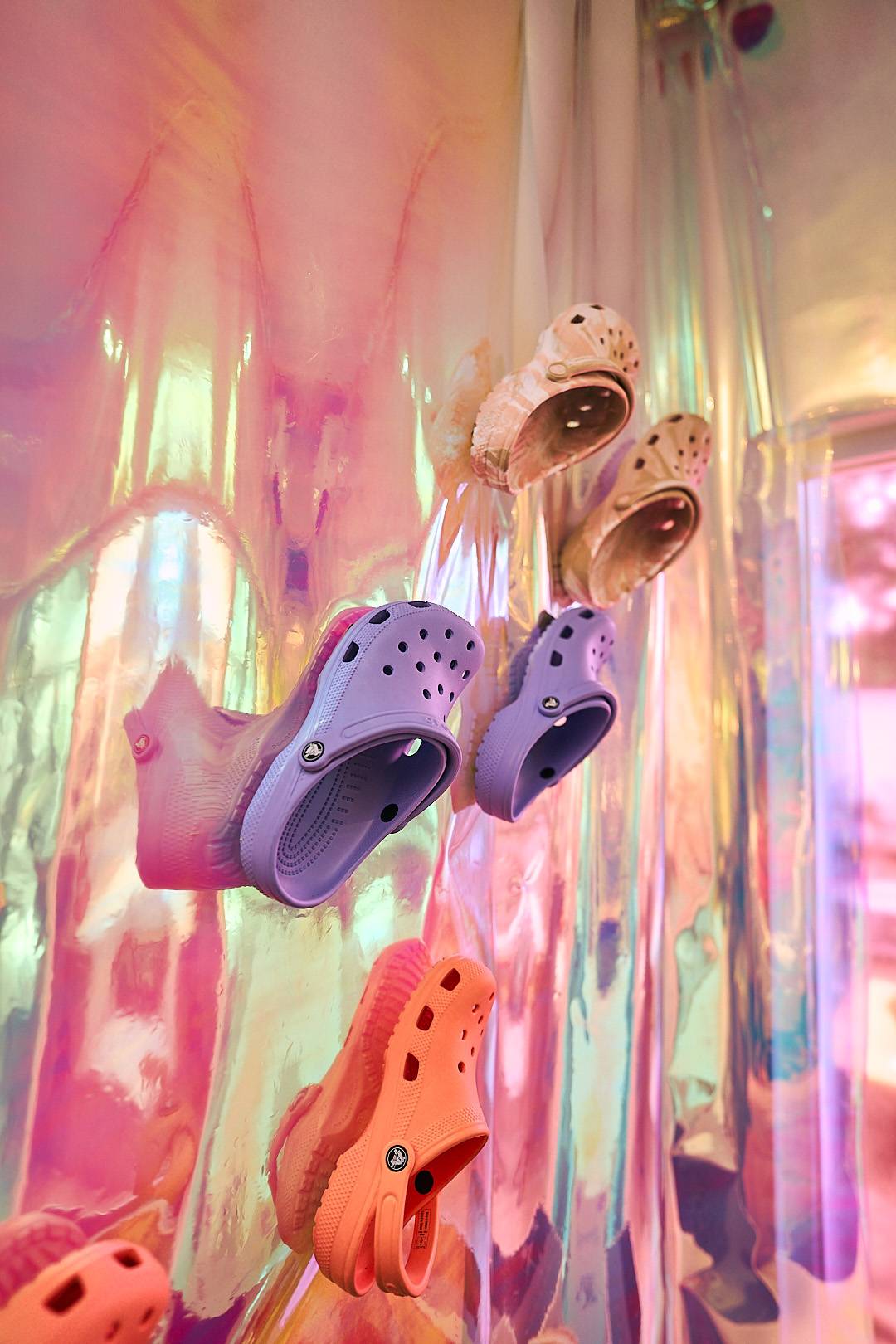 crocs-rayakan-20-tahun-dengan-croctober-di-twin-house