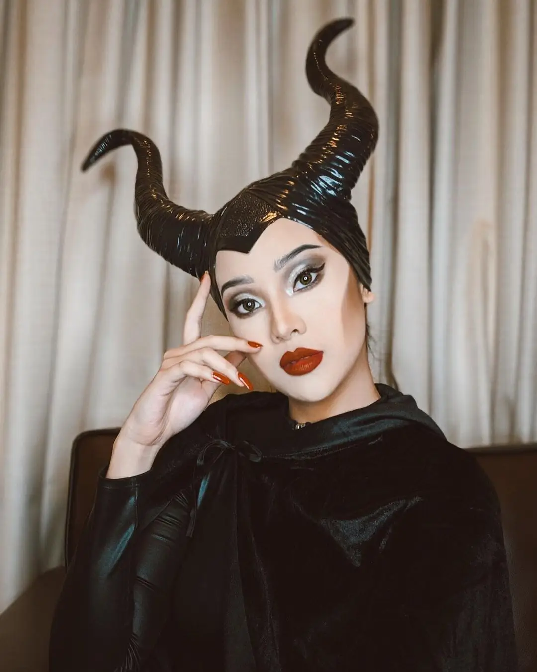 Deretan Aksi Anya Geraldine Saat Cosplay, Totalitas Abis! 