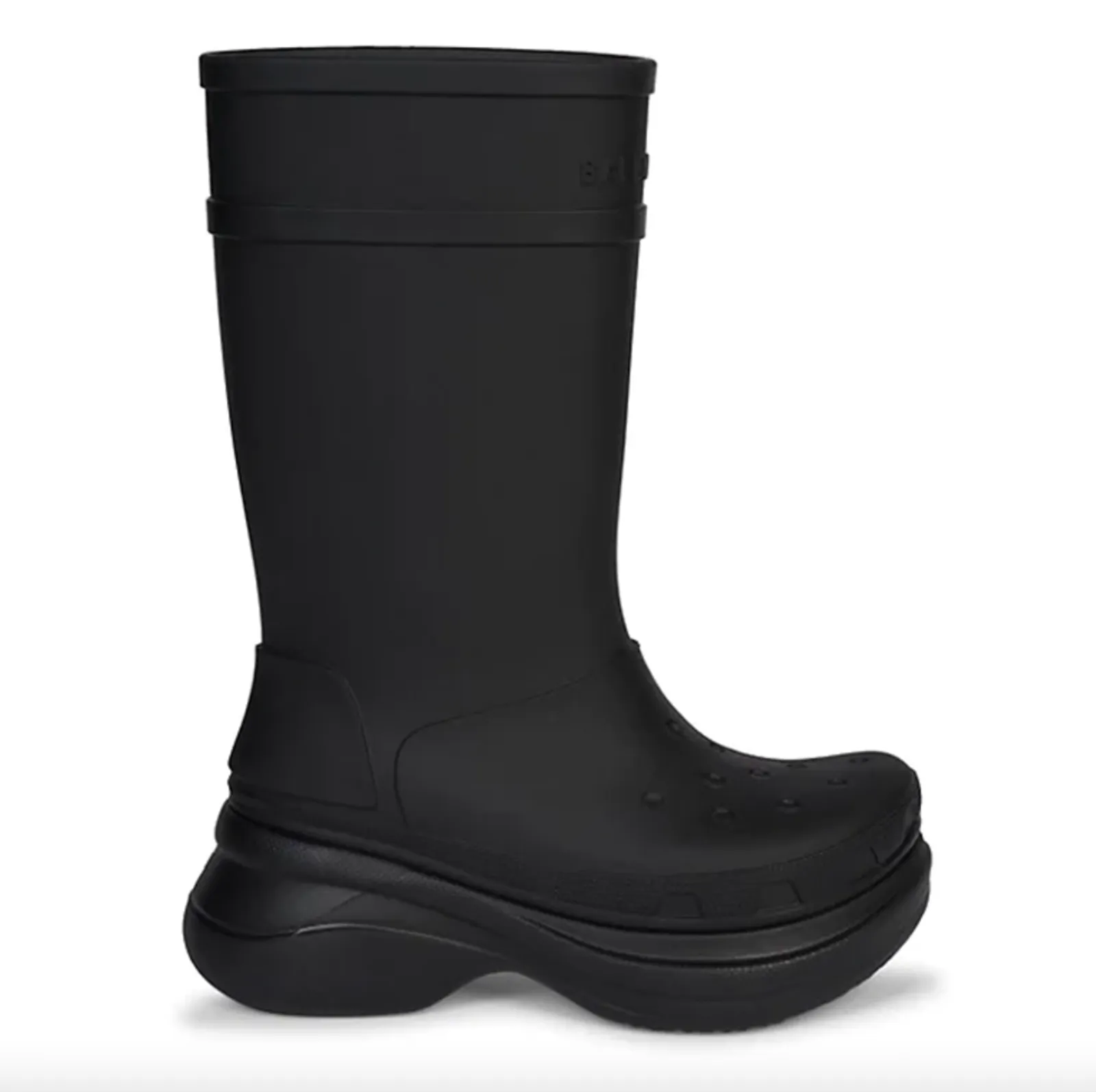 #PopbelaOOTD: Siap-siap Tampil Keren Pakai Chunky Boots Ini!