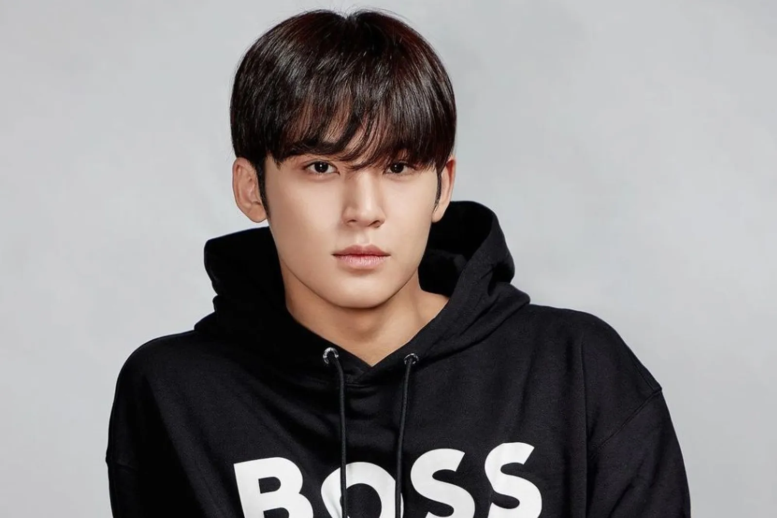 Visual Tak Nyata, Potret Mingyu 'SEVENTEEN' yang Bikin Terpana