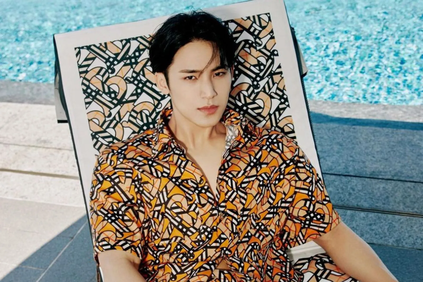 Visual Tak Nyata, Potret Mingyu 'SEVENTEEN' yang Bikin Terpana