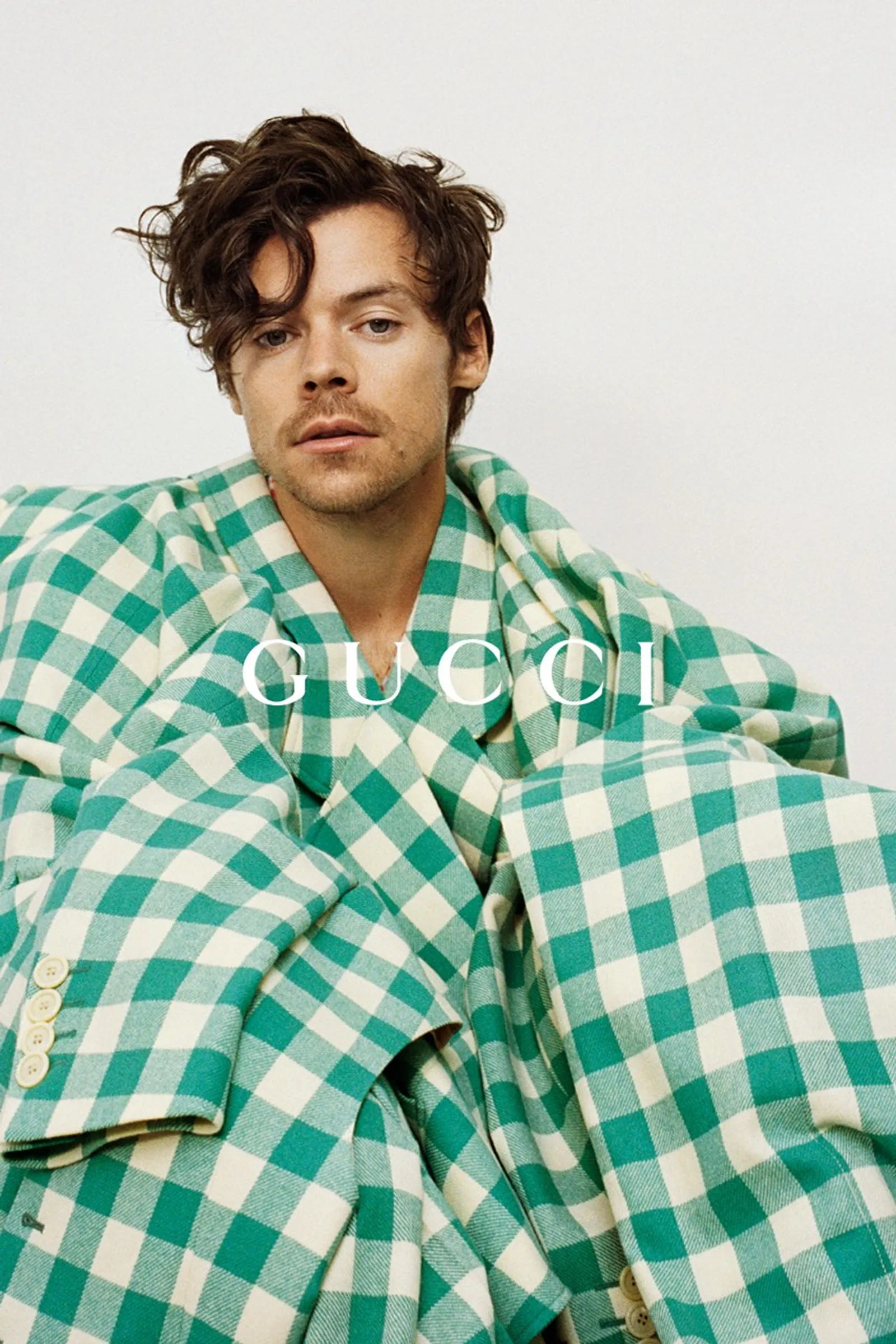 Harry Styles Bintangi Campaign Video Kolaborasinya dengan Gucci