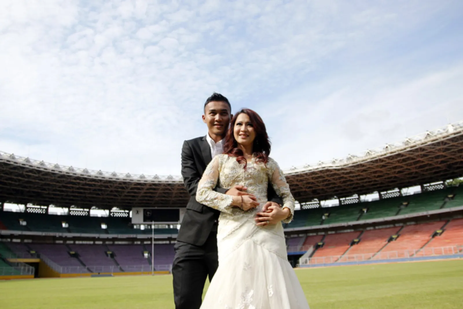 6 Pasangan Seleb yang Foto Pre-Wedding di Arena Olahraga