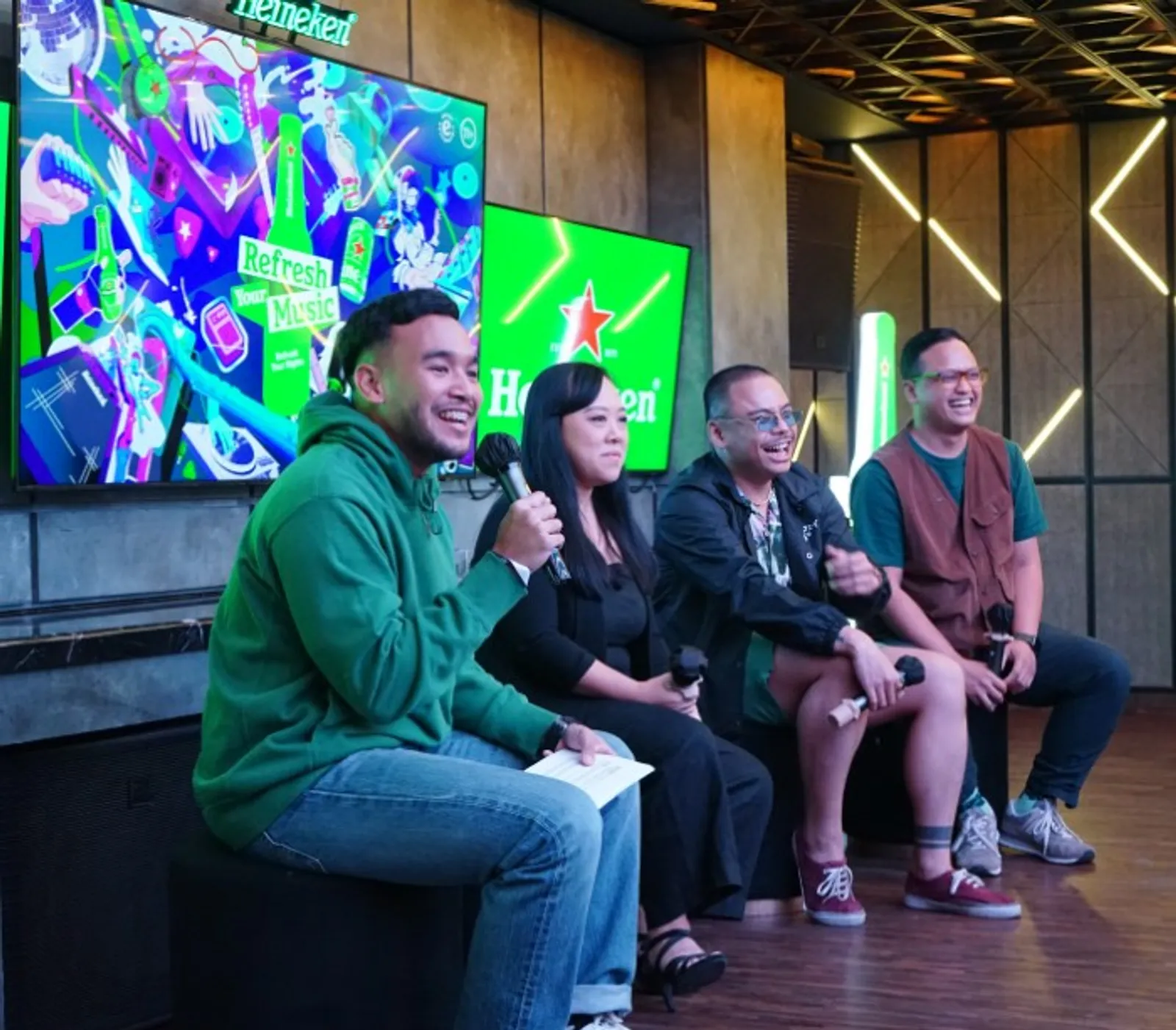 Serunya Pilih Lagu Saat di Heineken® Pop-up Concert