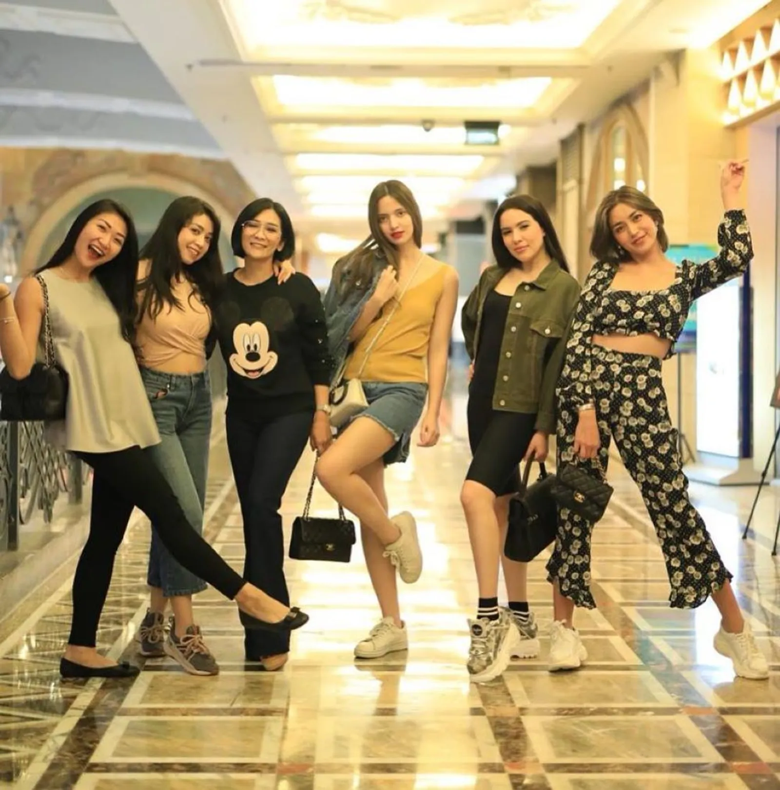 13 Potret Kebersamaan Girl Squad, Geng Sosialita Jessica Iskandar 