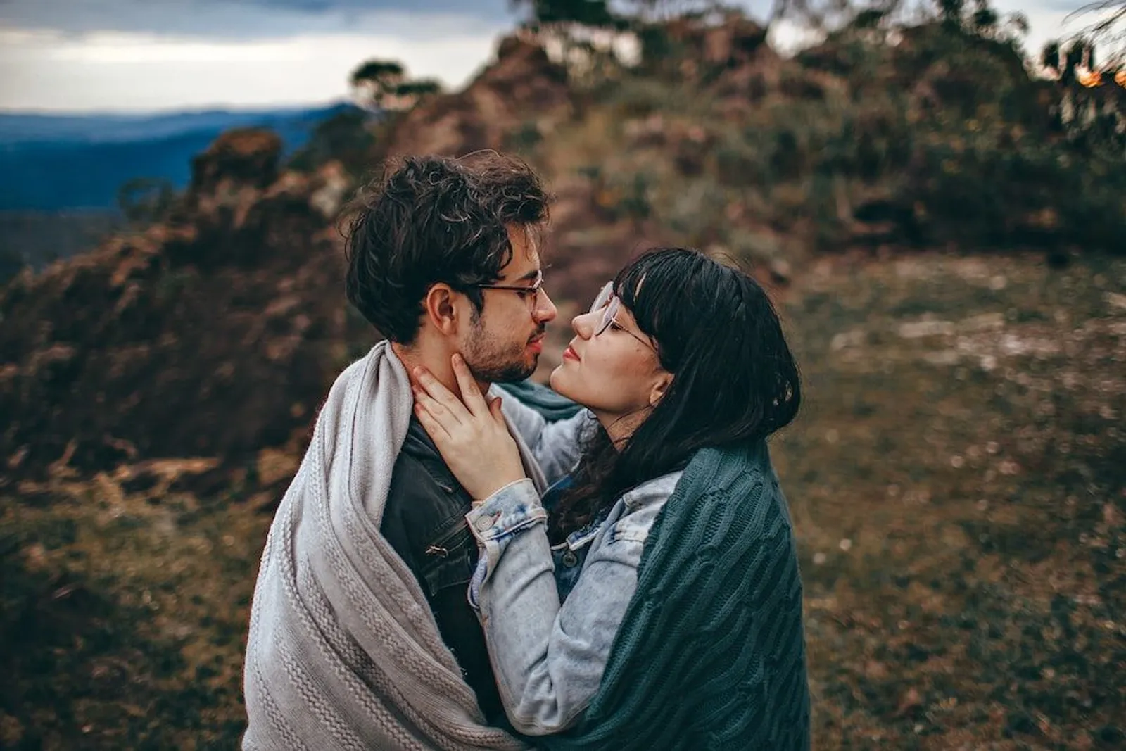 11 Cara Menghadapi Pasangan yang Super Sensitif