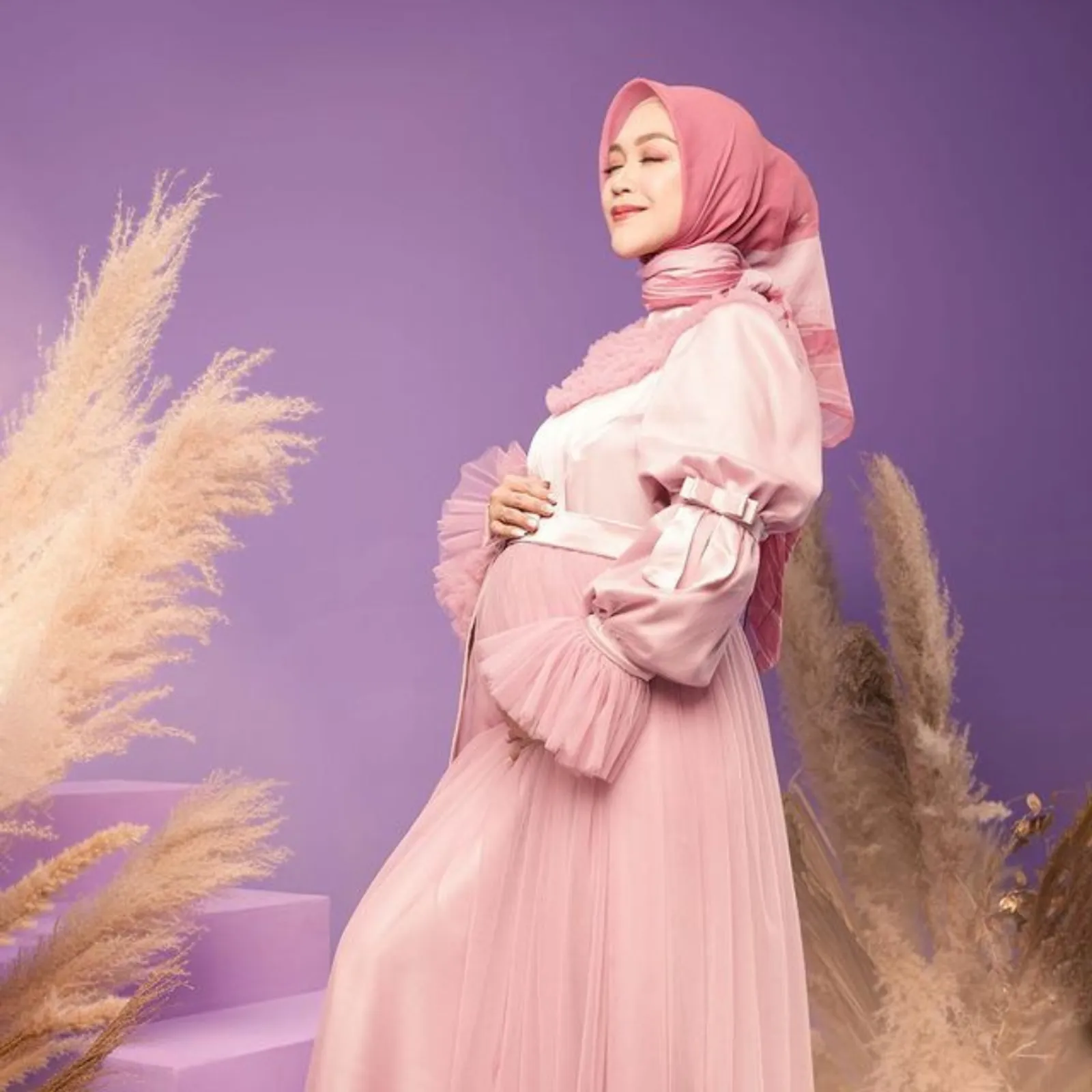 Penampilan Artis Indonesia saat Maternity Shoot