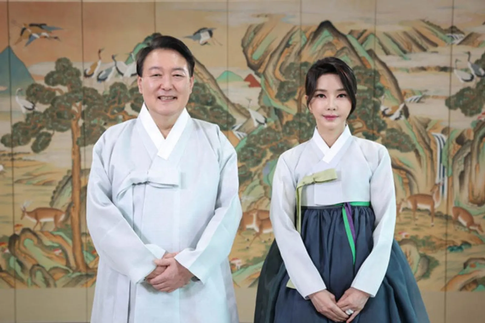 Beda 12 Tahun, Ini Kisah Cinta Presiden Korea Yoon Suk Yeol dan Istri