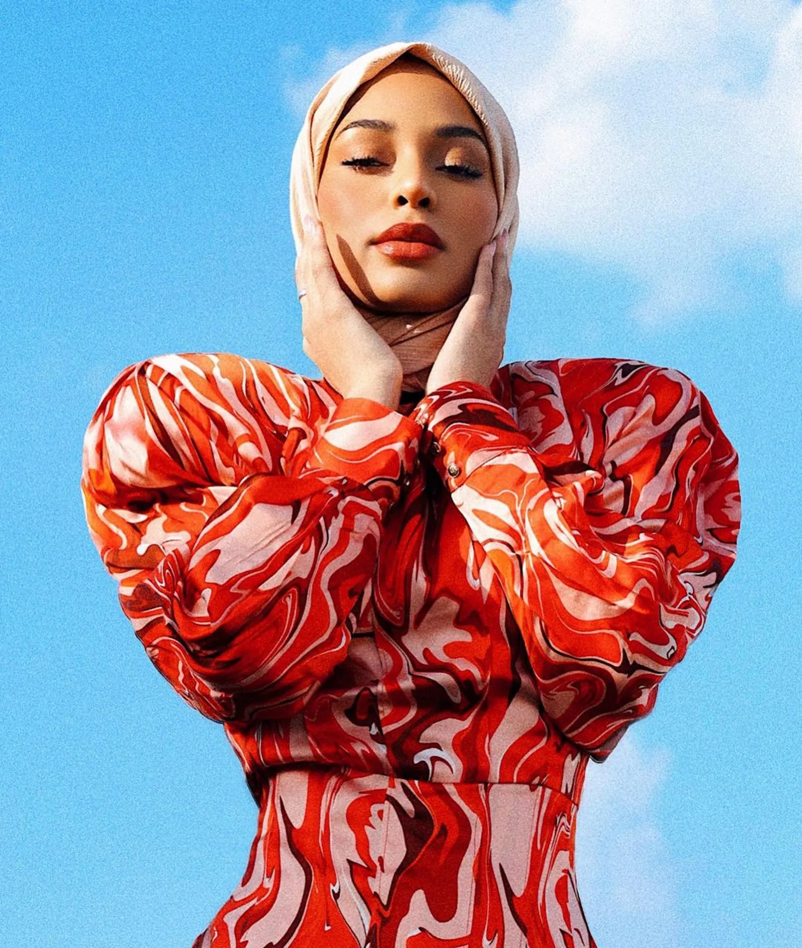 Rekomendasi Warna Hijab untuk Pemilik Warna Kulit Gelap