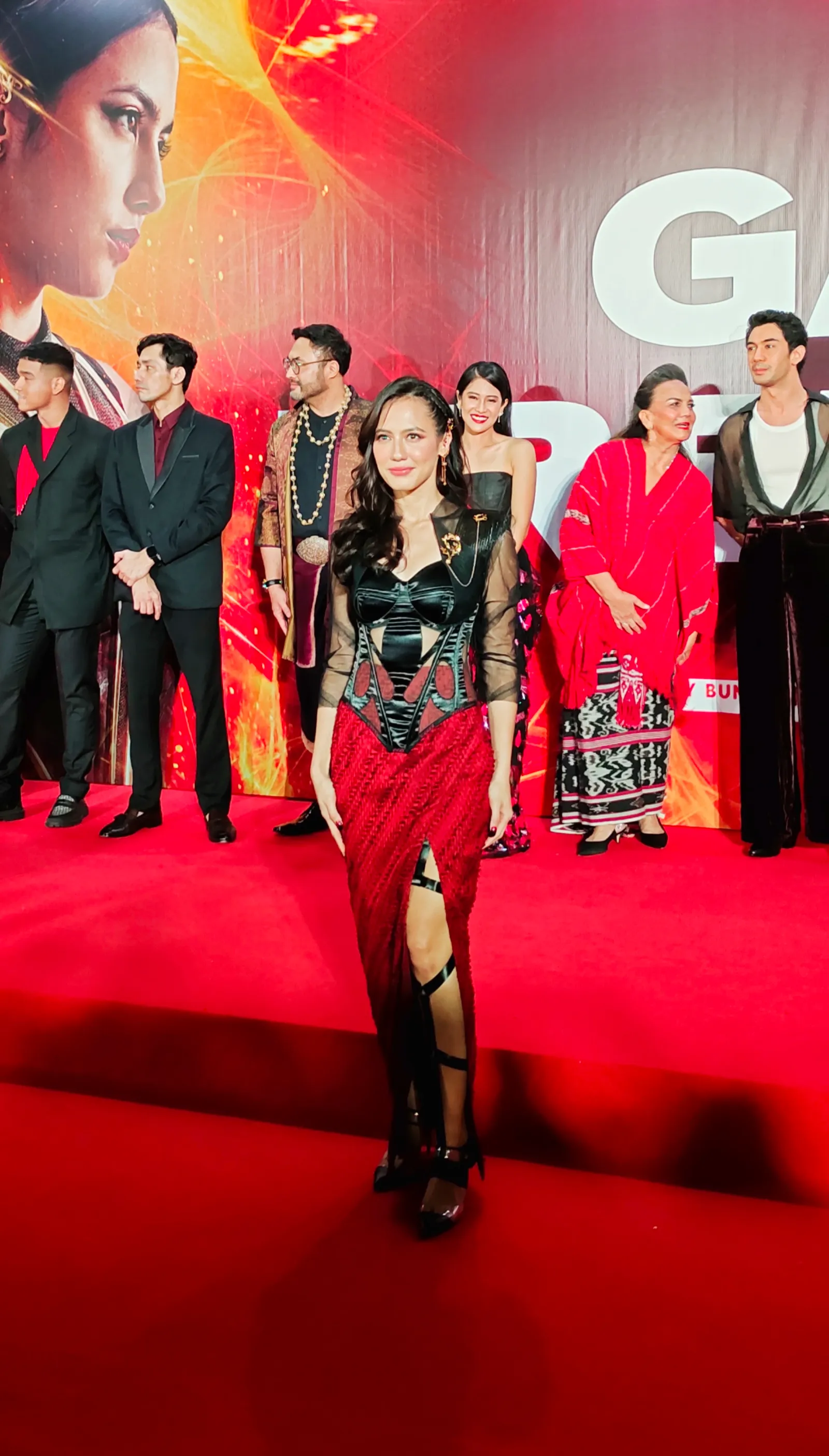 Gaya Para Pemain di Karpet Merah Gala Premiere 'Sri Asih'