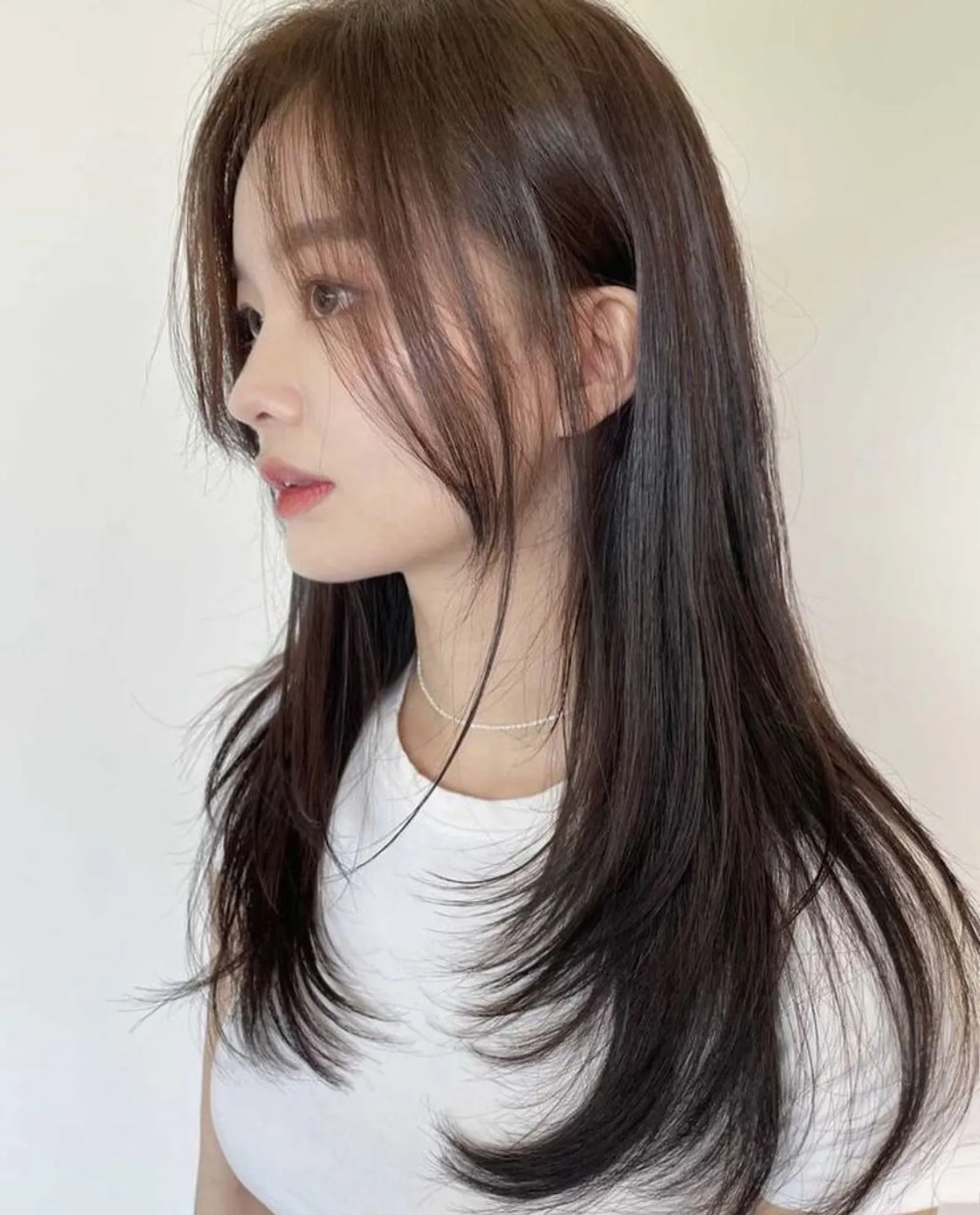 11 Model Rambut Layer Panjang Korea yang Anggun dan Kekinian