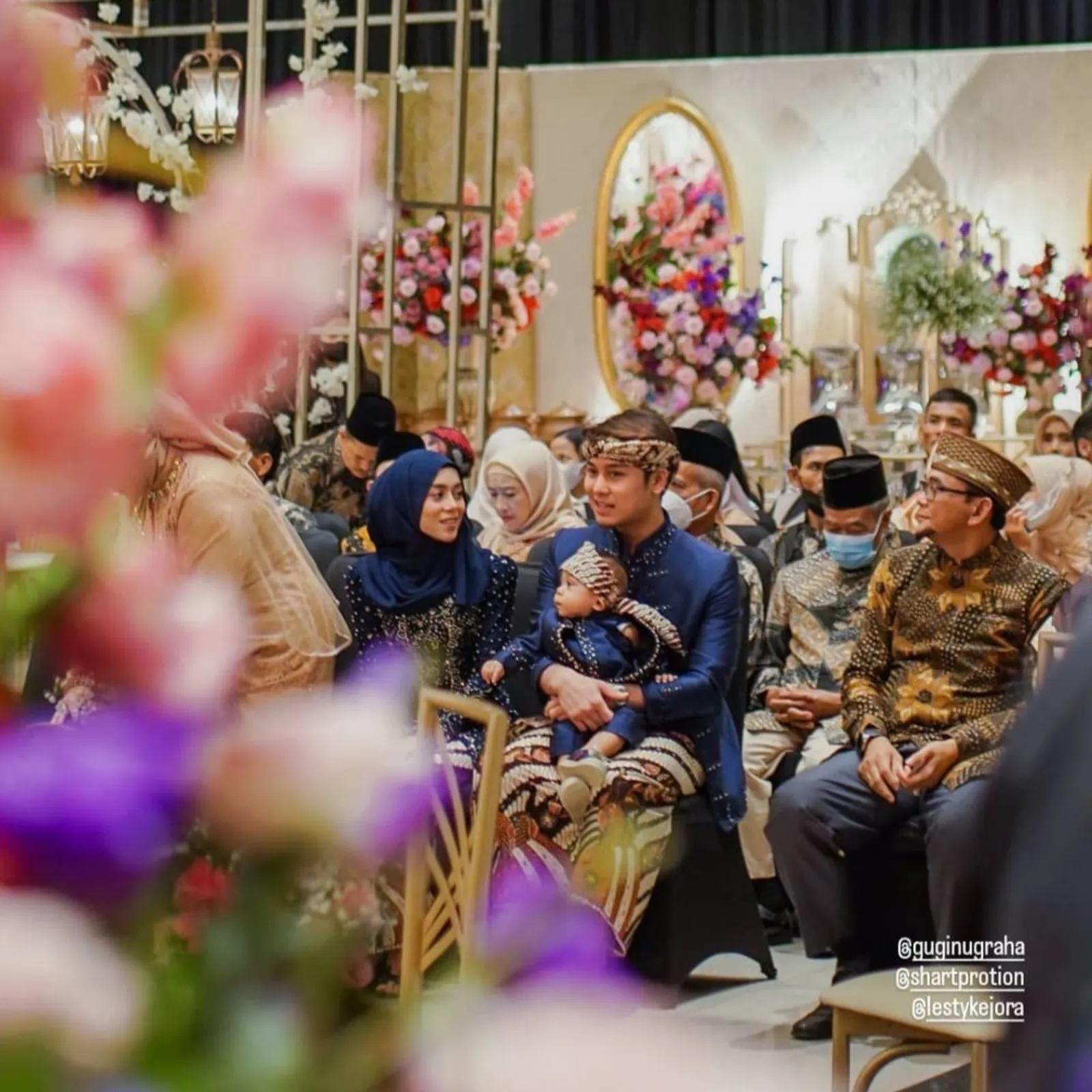 Mesra, 9 Potret Lesti dan Rizky Billar di Pernikahan Sang Kakak